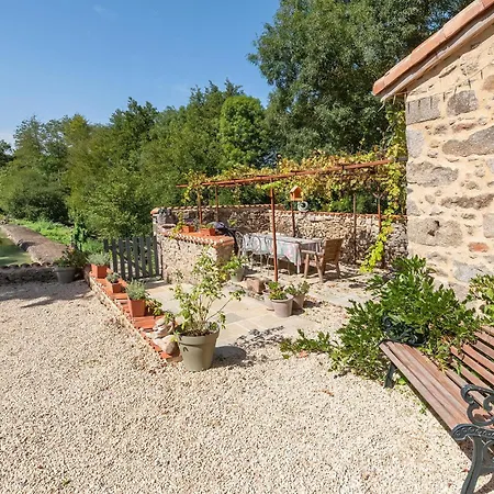 Dom wakacyjny 3 Bedroom Beautiful In Argentonnay