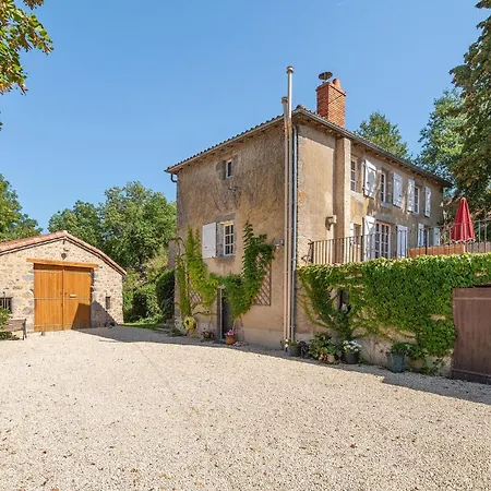 3 Bedroom Beautiful In Argentonnay 度假居