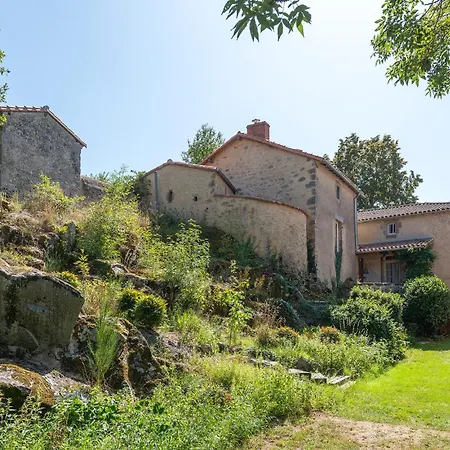 3 Bedroom Beautiful In Argentonnay Dom wakacyjny *