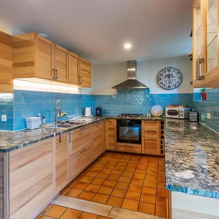 3 Bedroom Beautiful In Argentonnay 度假居 Saint-Clementin